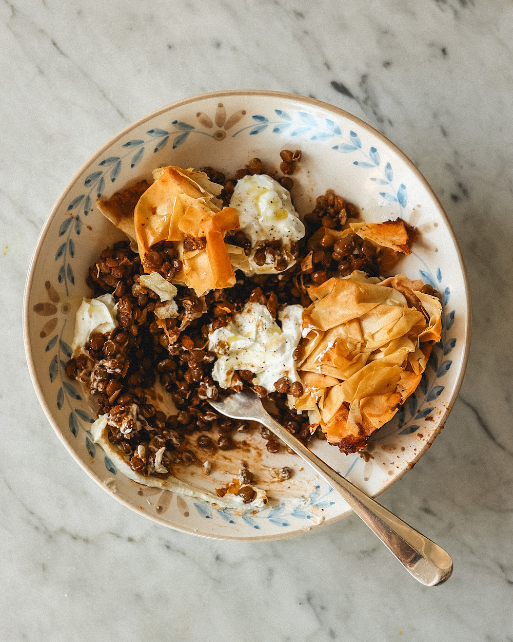 Crispy phyllo-topped lentils - by Allegra